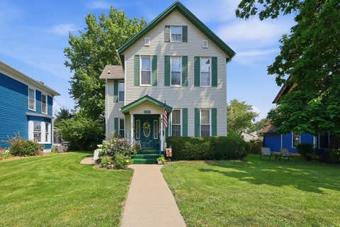 Photo of 2118 W 3rd Street, Davenport, IA 52802 (MLS # 12718905)