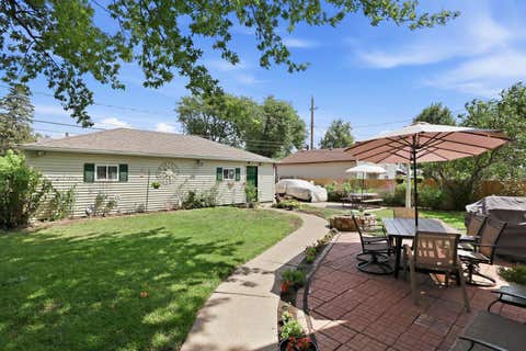 Tiny photo for 2118 W 3rd Street, Davenport, IA 52802 (MLS # 12718905)