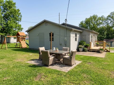 Tiny photo for 517 W 4th Street, Metropolis, IL 62960 (MLS # 12627631)