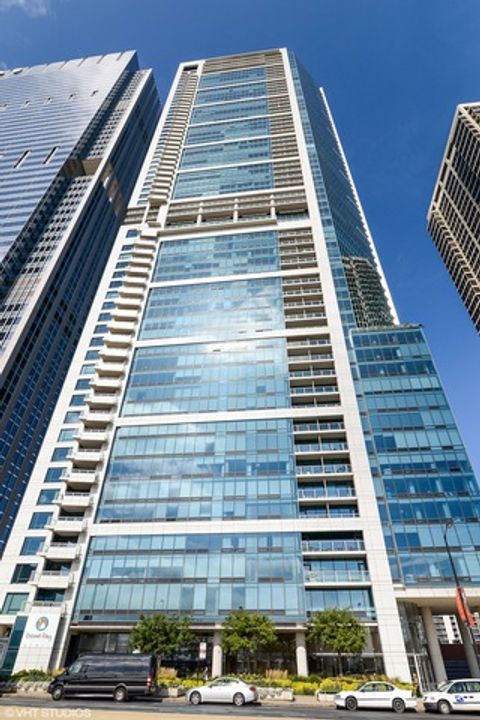 340 E RANDOLPH Street 5103 Chicago IL 60601