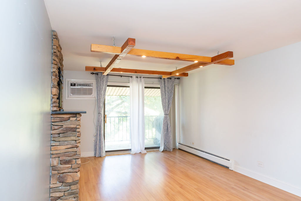 10940 WORTH Avenue 11