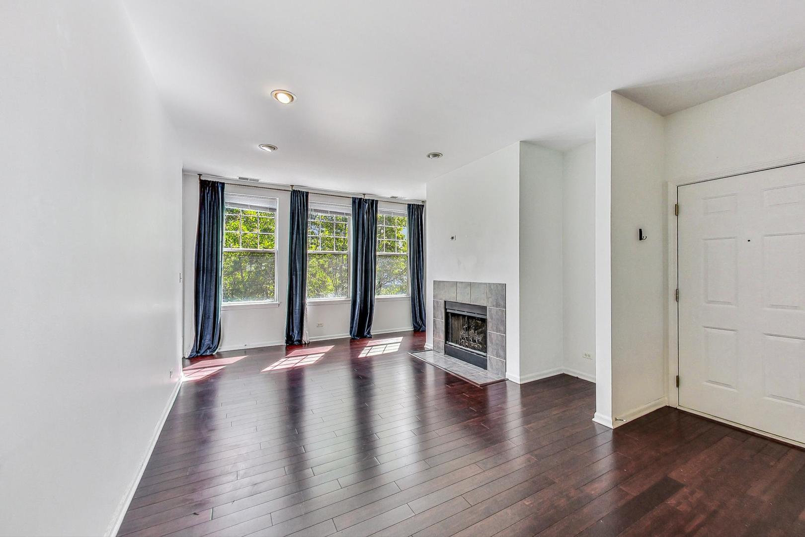 301 W GOETHE Street 304C