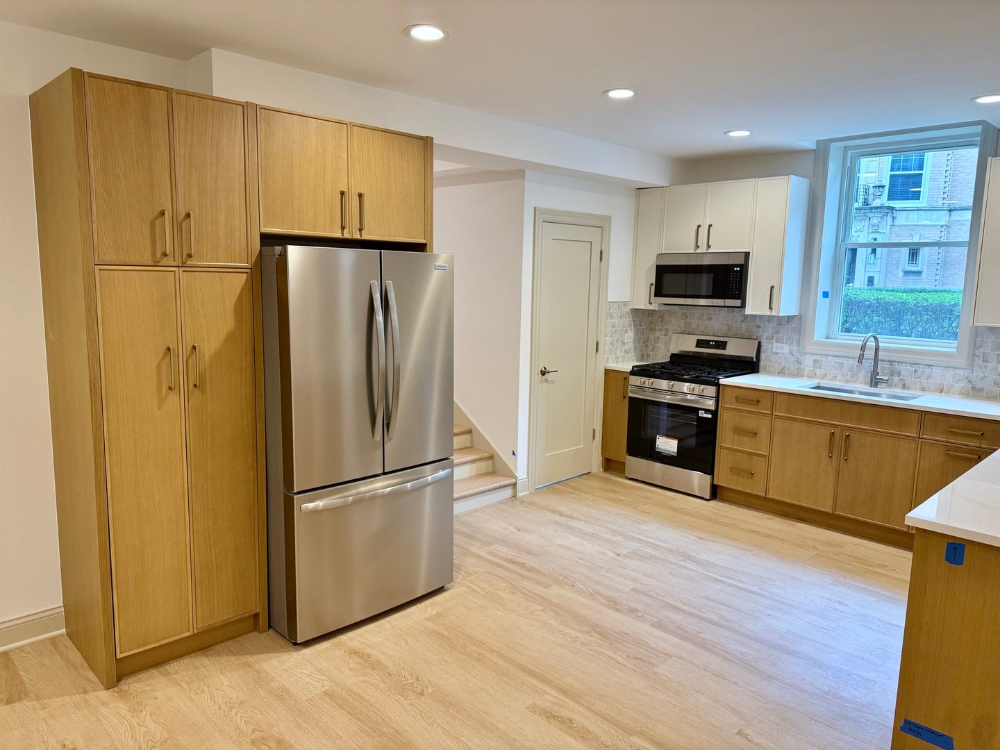 531 Hinman Avenue B-0