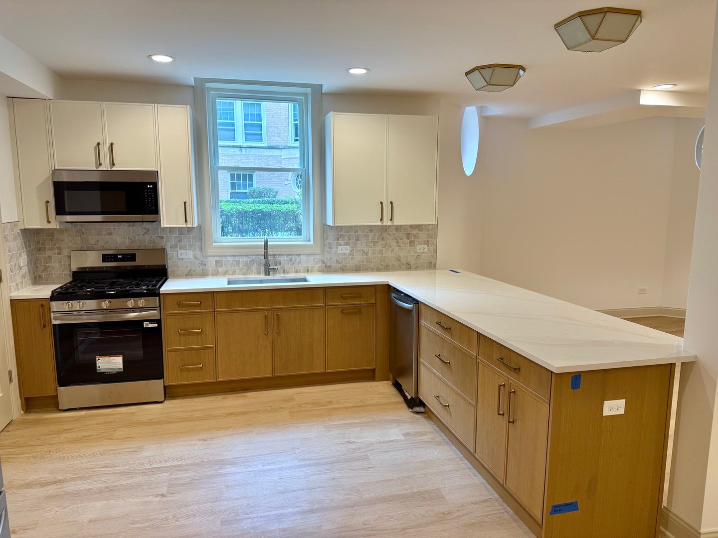 531 Hinman Avenue B-0