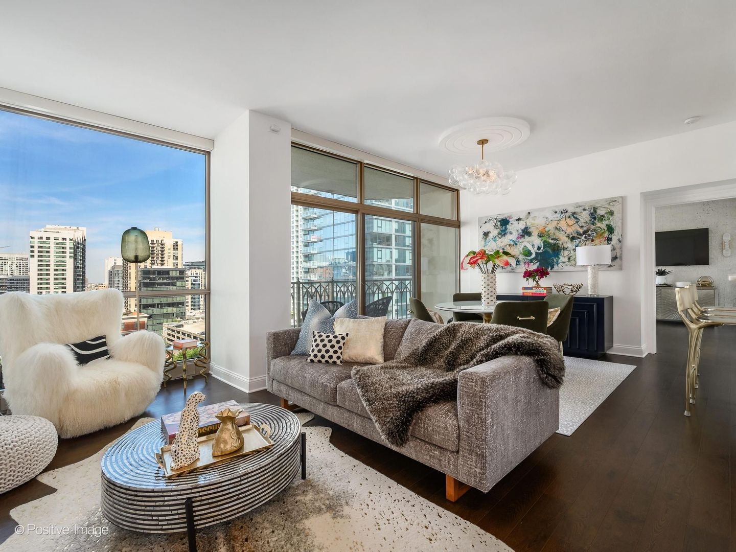 21 E Huron Street 1201