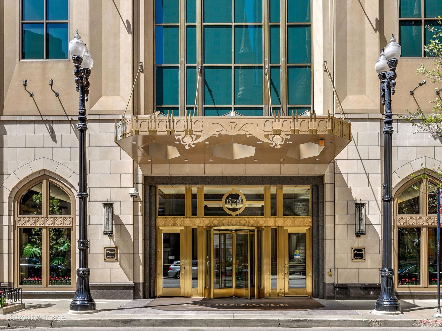 21 E Huron Street 1201