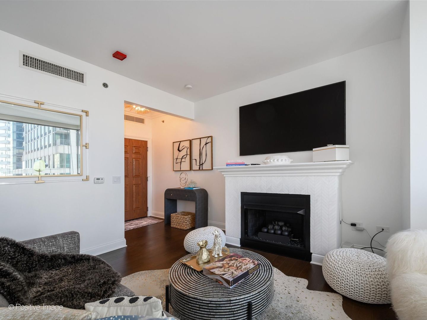 21 E Huron Street 1201