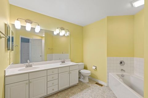 Tiny photo for 26 Egg Harbour Court, Schaumburg, IL 60173 (MLS # 12461548)