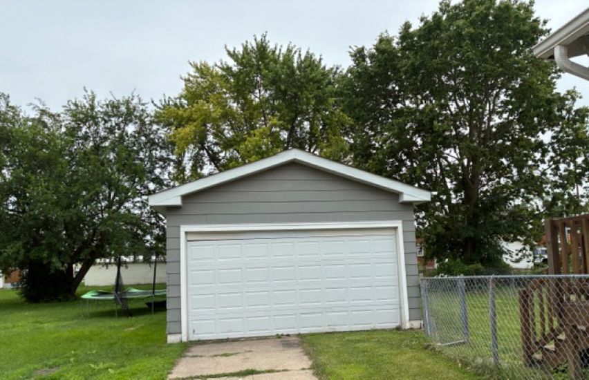 916 Ingersoll Place