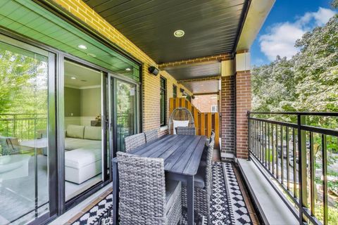 Tiny photo for 735 W Brompton Avenue #2E, Chicago, IL 60657 (MLS # 12529152)