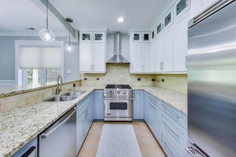 Tiny photo for 735 W Brompton Avenue #2E, Chicago, IL 60657 (MLS # 12529152)