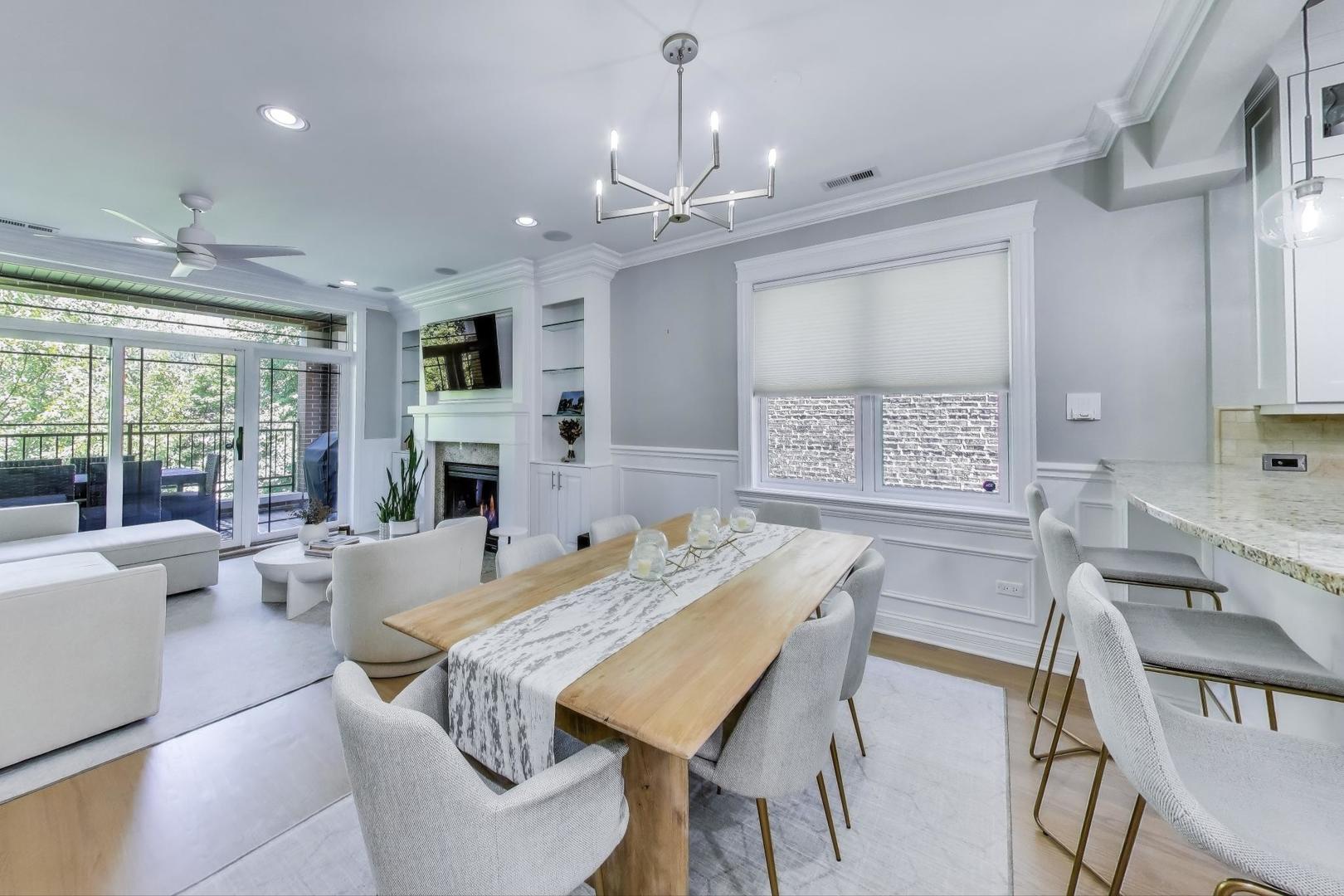 735 W Brompton Avenue 2E