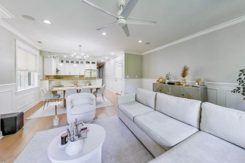 Tiny photo for 735 W Brompton Avenue #2E, Chicago, IL 60657 (MLS # 12529152)