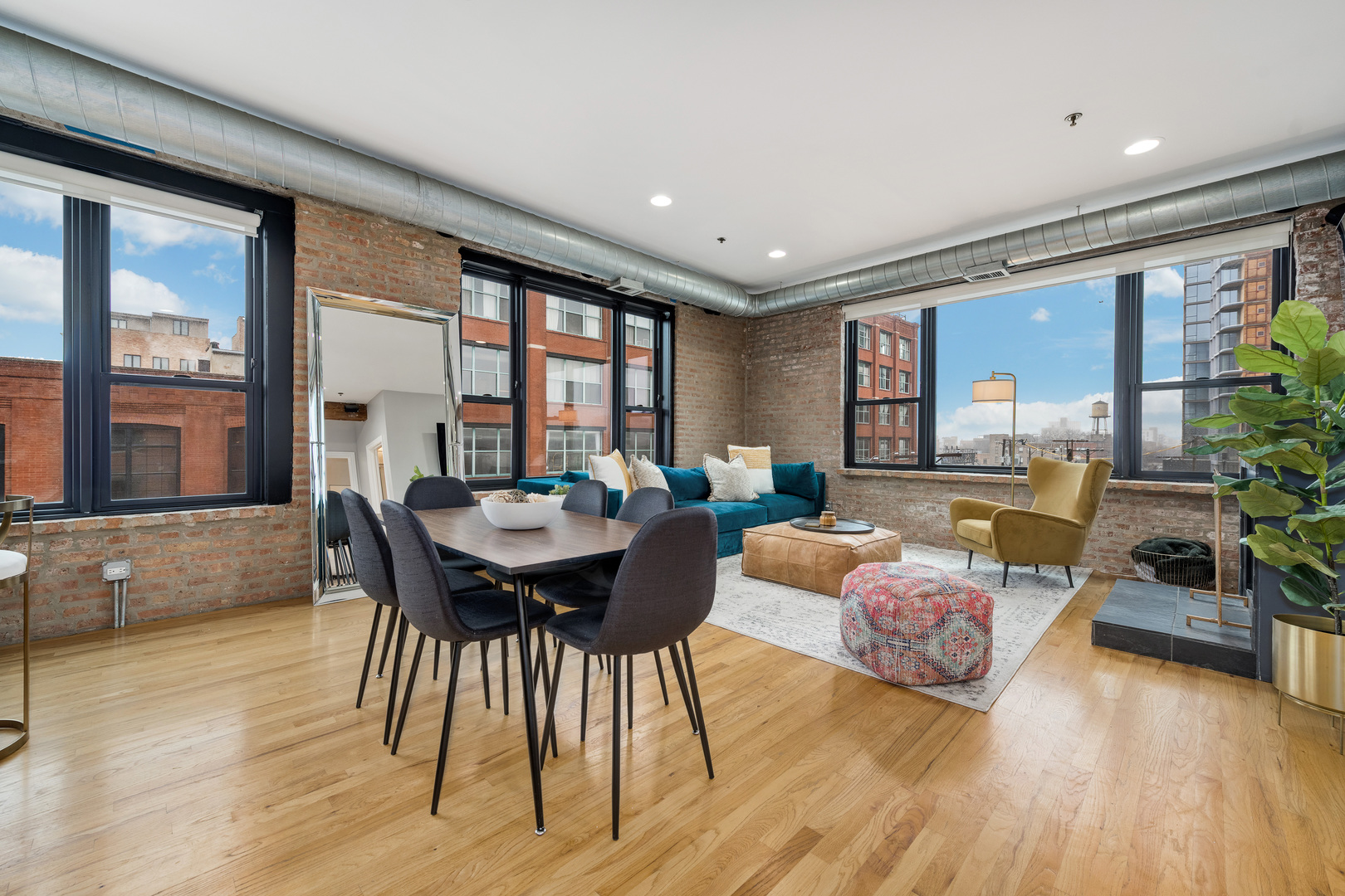 1118 W Fulton Market Street 403