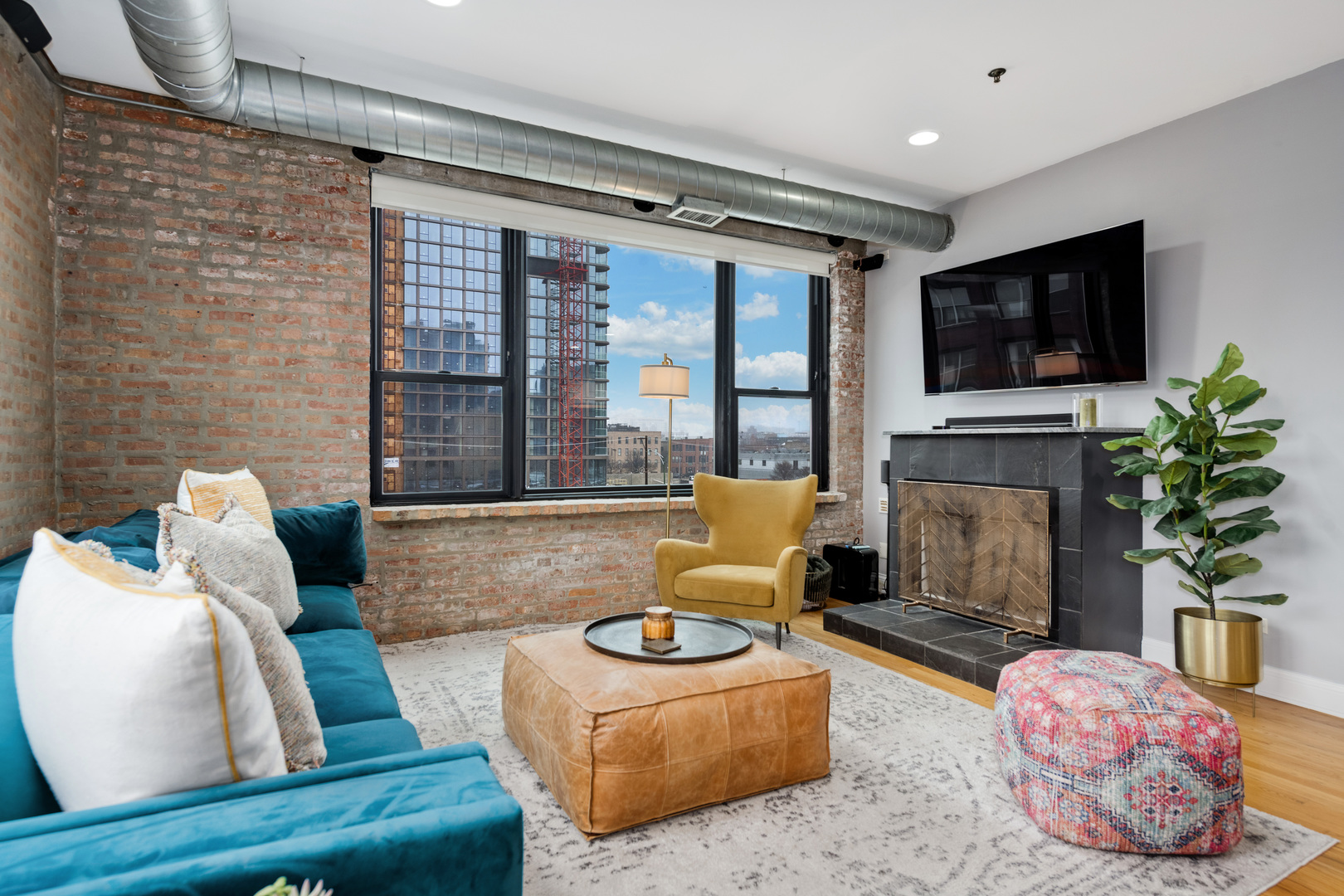 1118 W Fulton Market Street 403