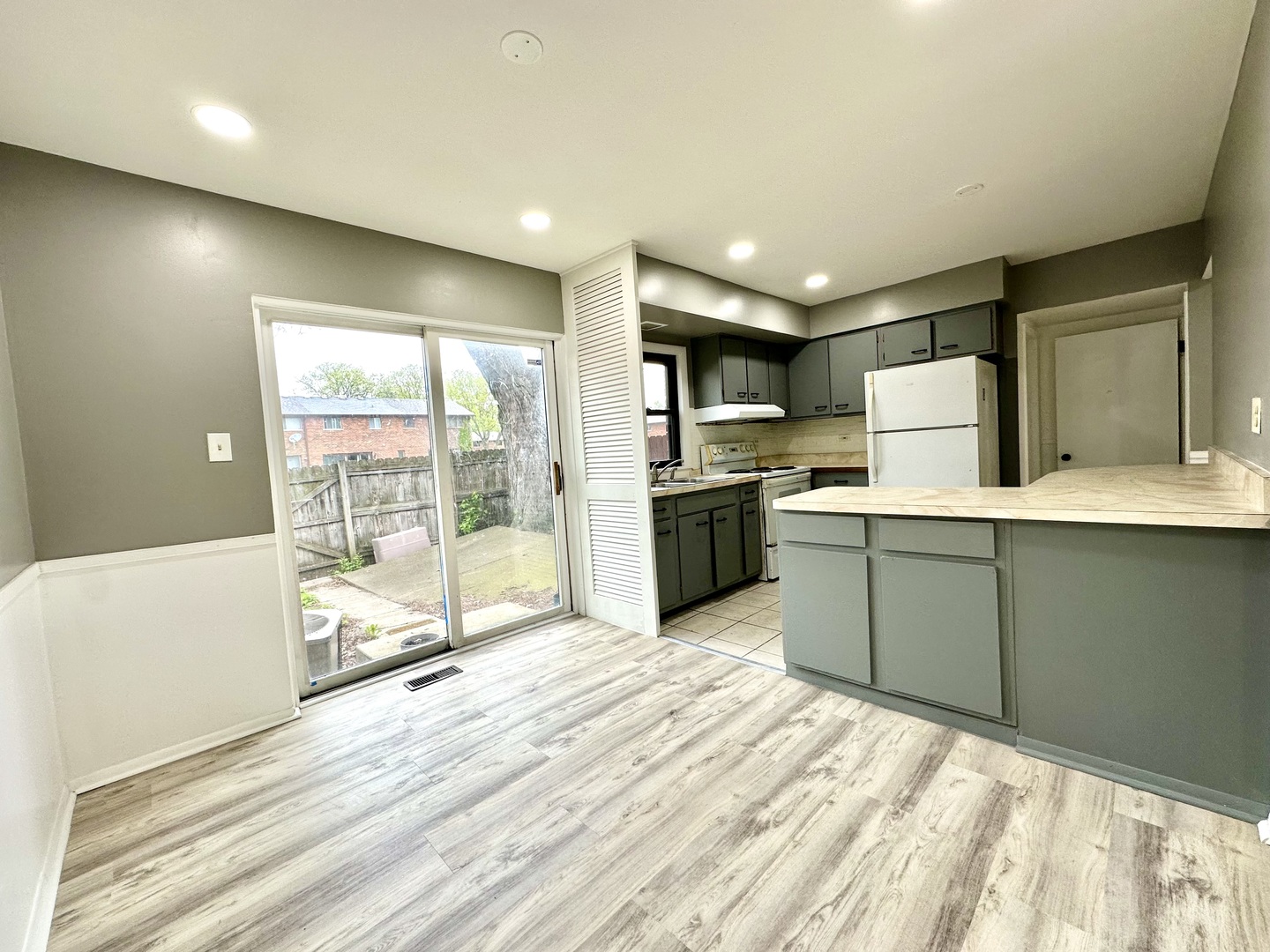 18w158 16th Street