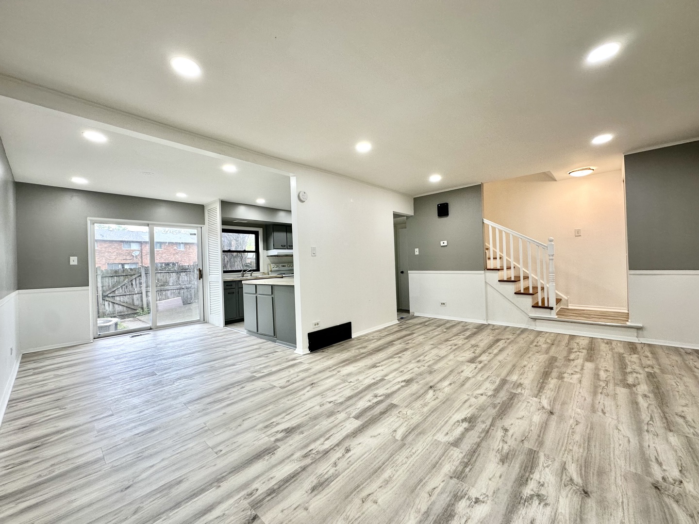 18w158 16th Street