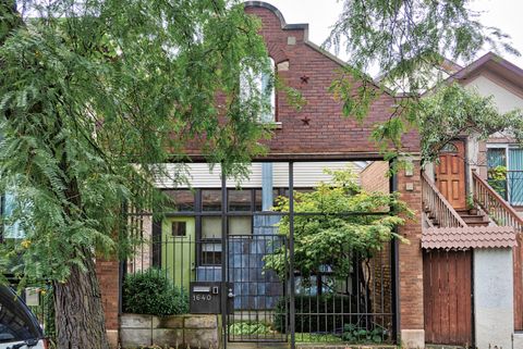 Photo of 1640 W Huron Street, Chicago, IL 60622 (MLS # 12656690)