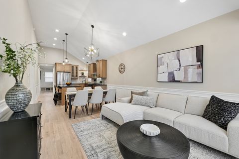 Photo of 8133 S Saginaw Avenue, Chicago, IL 60617 (MLS # 12582717)