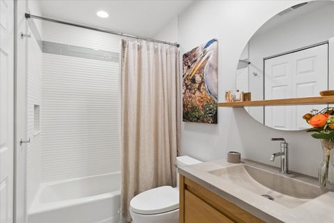 Tiny photo for 1730 Hinman Avenue #2G, Evanston, IL 60201 (MLS # 12579834)