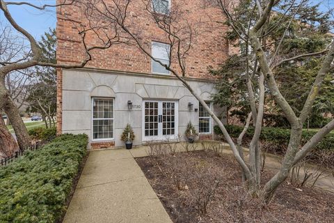 Tiny photo for 1730 Hinman Avenue #2G, Evanston, IL 60201 (MLS # 12579834)