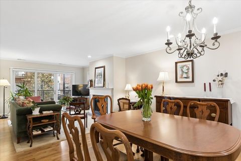 Tiny photo for 1730 Hinman Avenue #2G, Evanston, IL 60201 (MLS # 12579834)