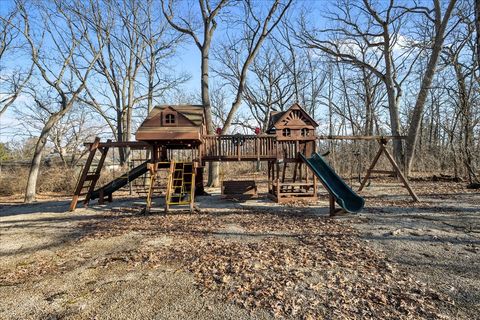 Tiny photo for 431 Maplewood Drive, Barrington, IL 60010 (MLS # 12541577)