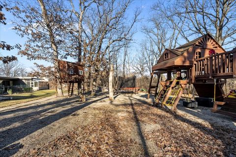 Tiny photo for 431 Maplewood Drive, Barrington, IL 60010 (MLS # 12541577)