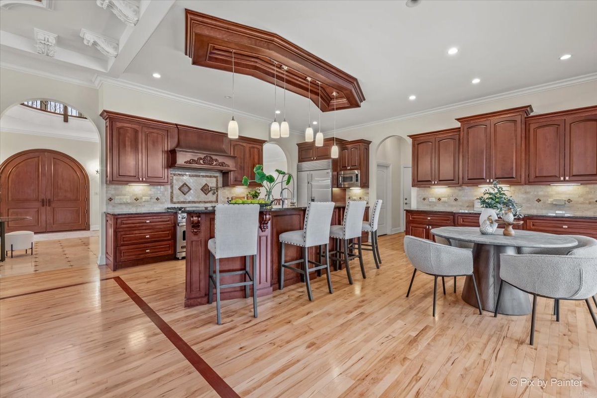Lake Forest, Illinois, 60045, United States, 4 Bedrooms Bedrooms, ,6 BathroomsBathrooms,Residential,Active,2032073