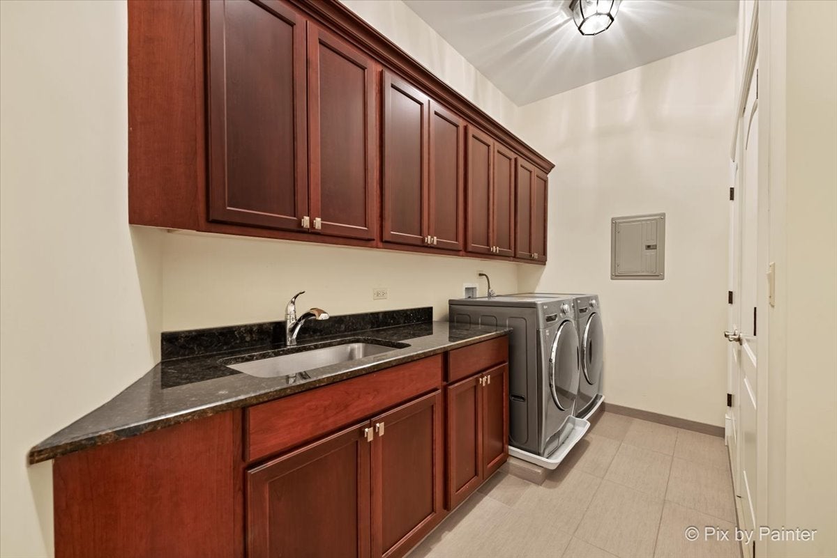 Lake Forest, Illinois, 60045, United States, 4 Bedrooms Bedrooms, ,6 BathroomsBathrooms,Residential,Active,2032073