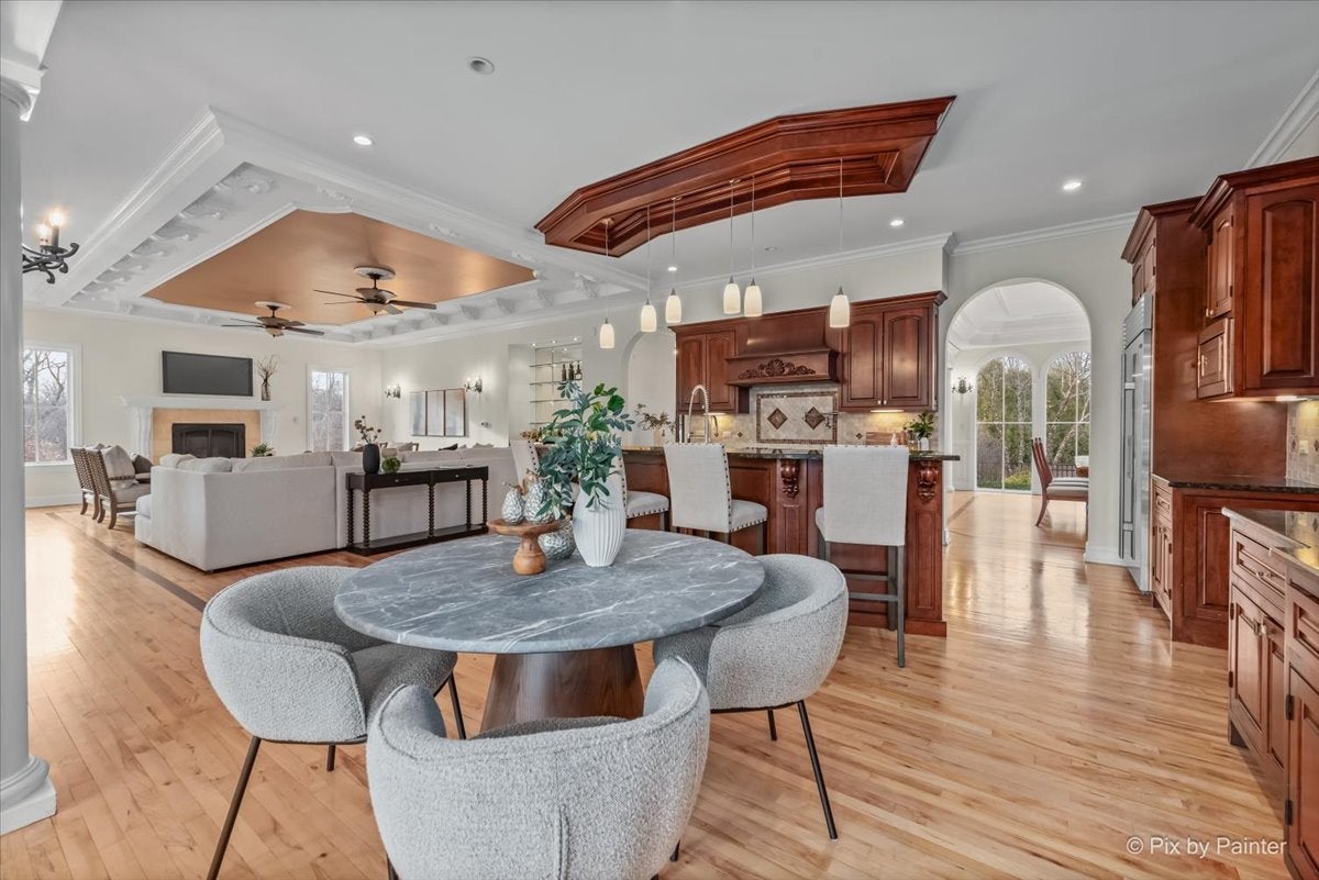 Lake Forest, Illinois, 60045, United States, 4 Bedrooms Bedrooms, ,6 BathroomsBathrooms,Residential,Active,2032073