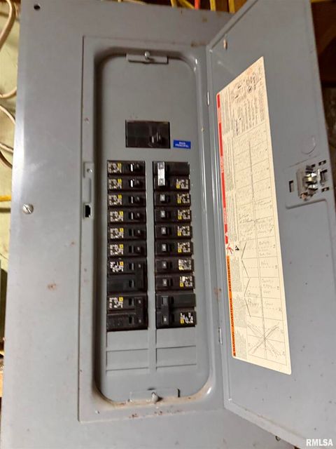 Tiny photo for 237 1ST Avenue, Clinton, IA 52732 (MLS # QC4263362)