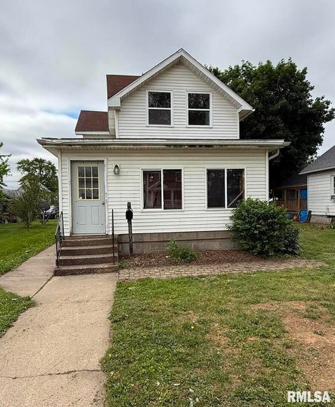 Photo of 237 1ST Avenue, Clinton, IA 52732 (MLS # QC4263362)