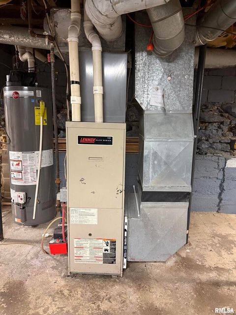 Tiny photo for 237 1ST Avenue, Clinton, IA 52732 (MLS # QC4263362)