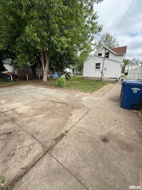 Tiny photo for 237 1ST Avenue, Clinton, IA 52732 (MLS # QC4263362)