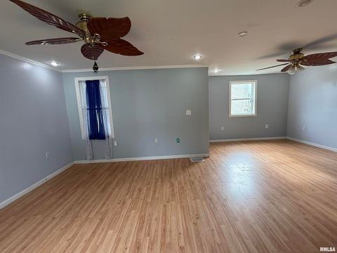 Tiny photo for 237 1ST Avenue, Clinton, IA 52732 (MLS # QC4263362)