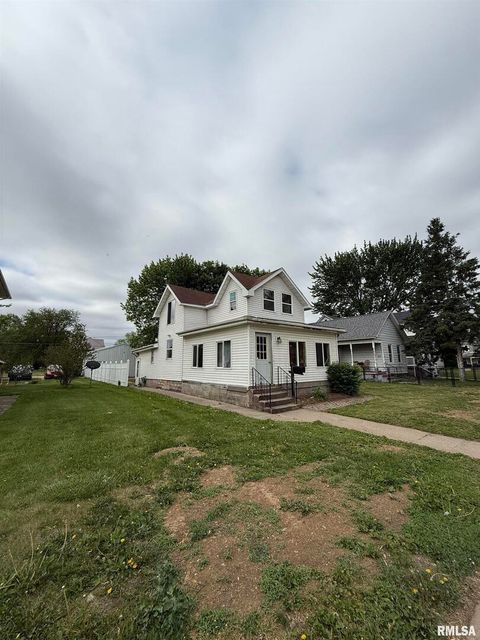 Tiny photo for 237 1ST Avenue, Clinton, IA 52732 (MLS # QC4263362)