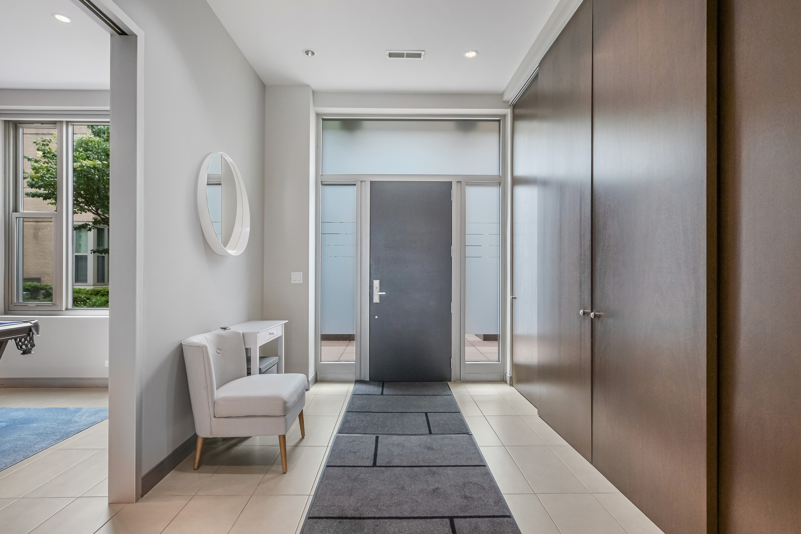 33 W Ontario Street TH5