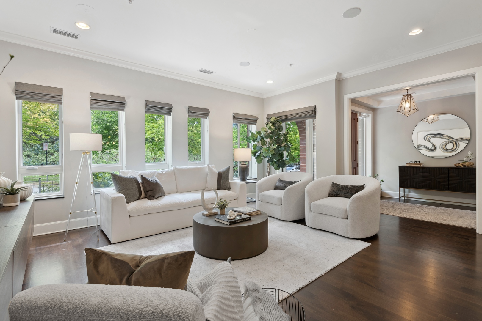 409 E Benton Place 409