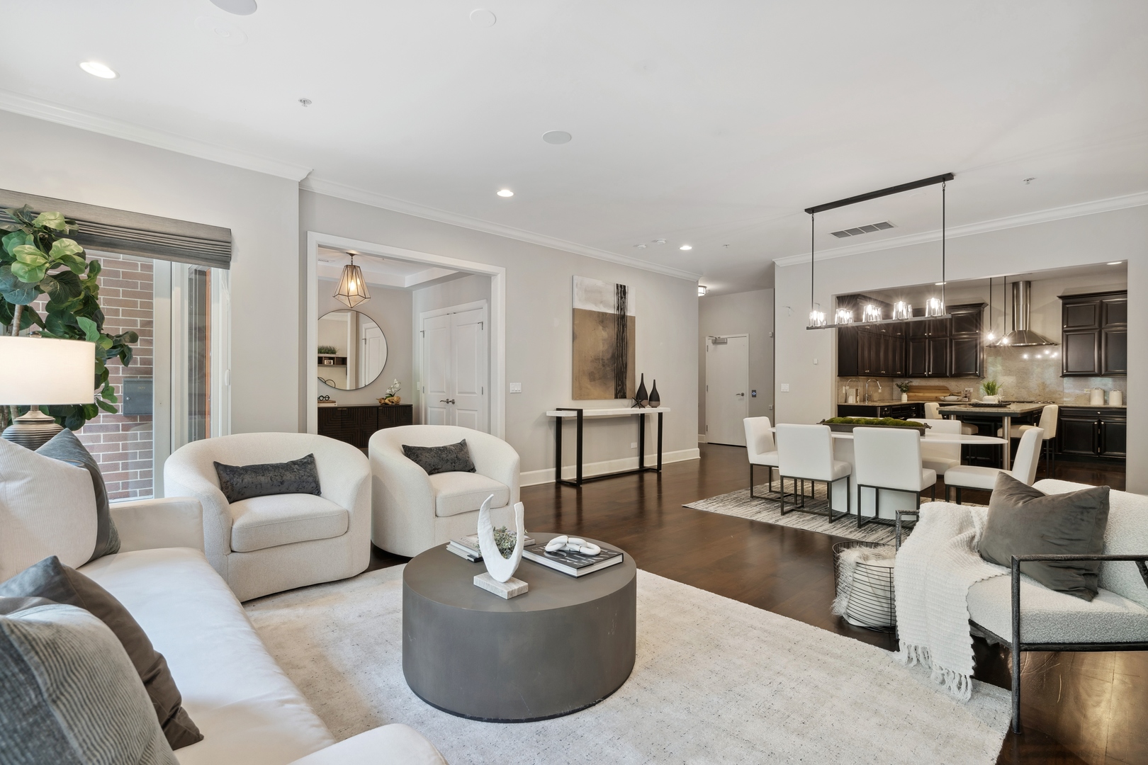 409 E Benton Place 409