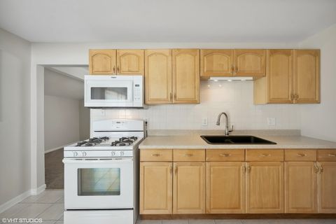 Tiny photo for 564 White Oak Road, Bolingbrook, IL 60440 (MLS # 12652424)