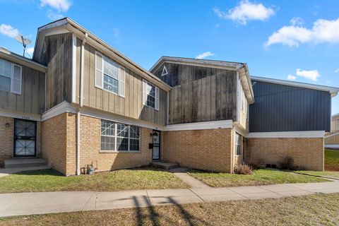 Tiny photo for 7945 S Phillips Avenue, Chicago, IL 60617 (MLS # 12596267)