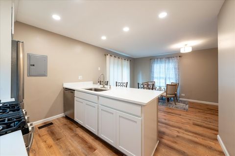 Tiny photo for 120 Bright Oaks Circle, Cary, IL 60013 (MLS # 12479167)