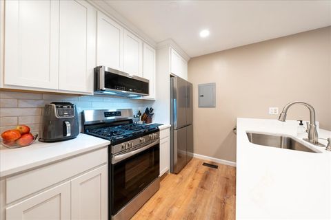 Tiny photo for 120 Bright Oaks Circle, Cary, IL 60013 (MLS # 12479167)