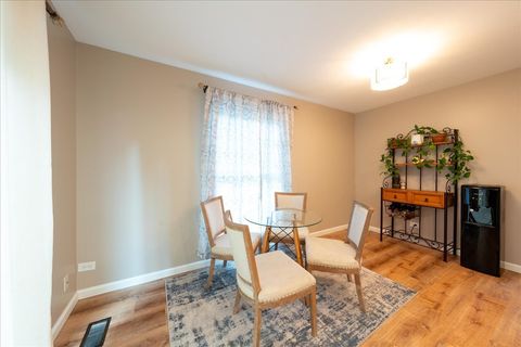 Tiny photo for 120 Bright Oaks Circle, Cary, IL 60013 (MLS # 12479167)