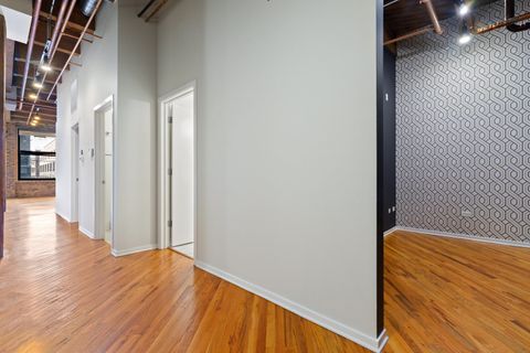 Tiny photo for 1040 W Adams Street #122, Chicago, IL 60607 (MLS # 12573035)