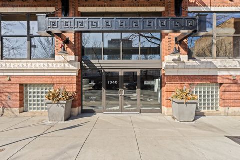 Photo of 1040 W Adams Street #122, Chicago, IL 60607 (MLS # 12573035)