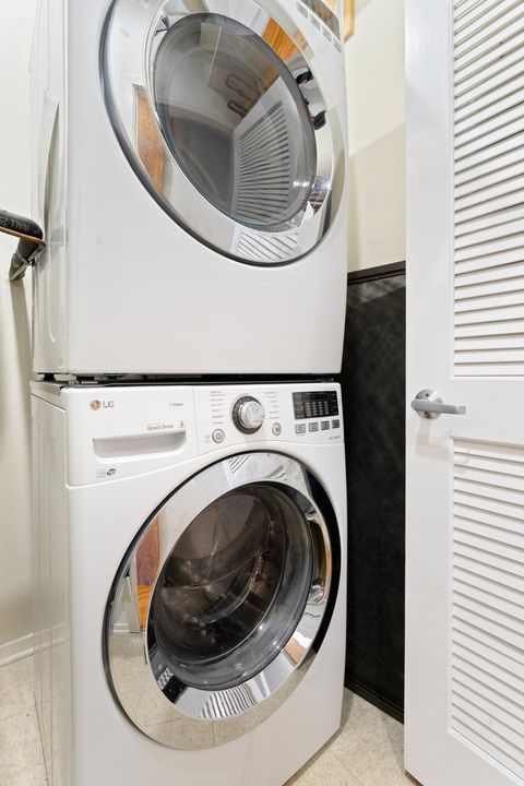 Tiny photo for 1040 W Adams Street #122, Chicago, IL 60607 (MLS # 12573035)