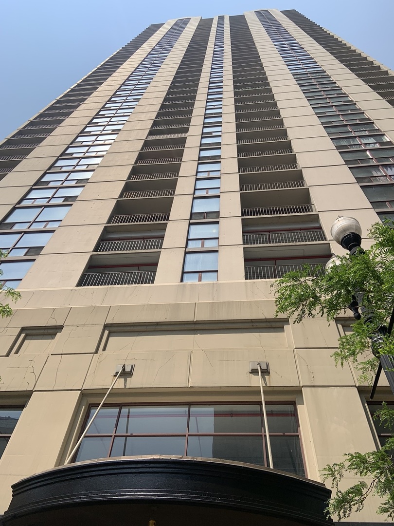 200 N Dearborn Street 2406