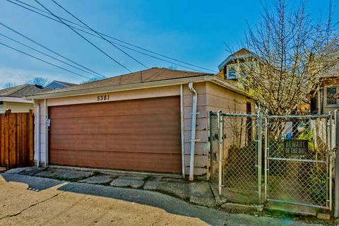 Tiny photo for 5381 N Lynch Avenue, Chicago, IL 60630 (MLS # 12604789)